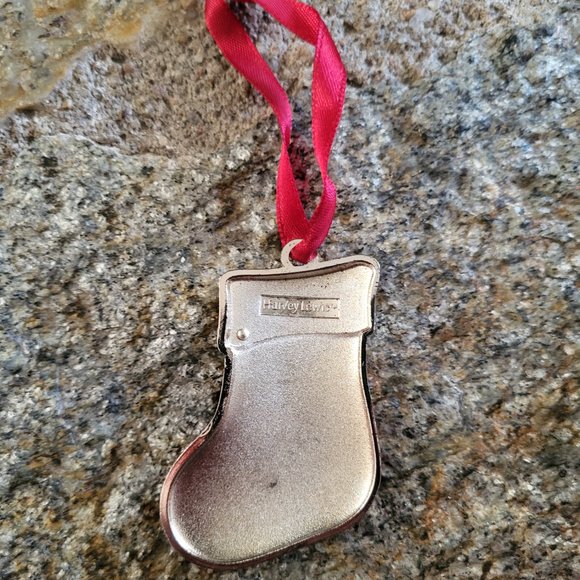 Metal "letter K" ornament - Picture 3 of 3